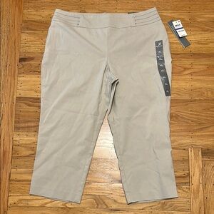 🆕 [3 for $15] JM Collection Comfort Waistband Capri Pants